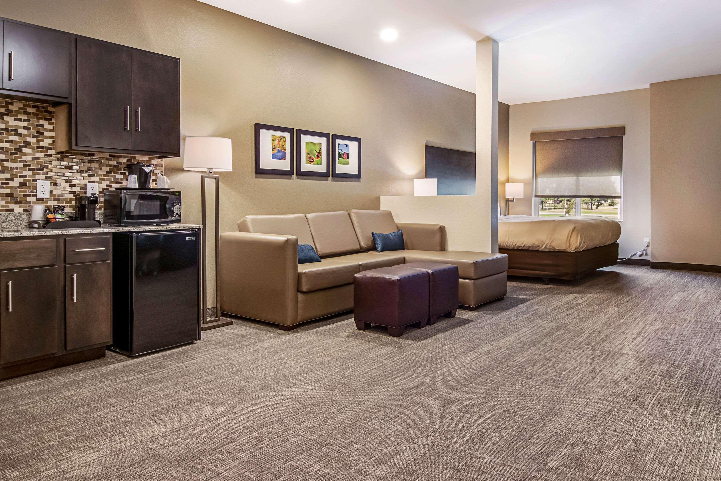 Comfort Suites Wooster Near University Campus Exterior photo