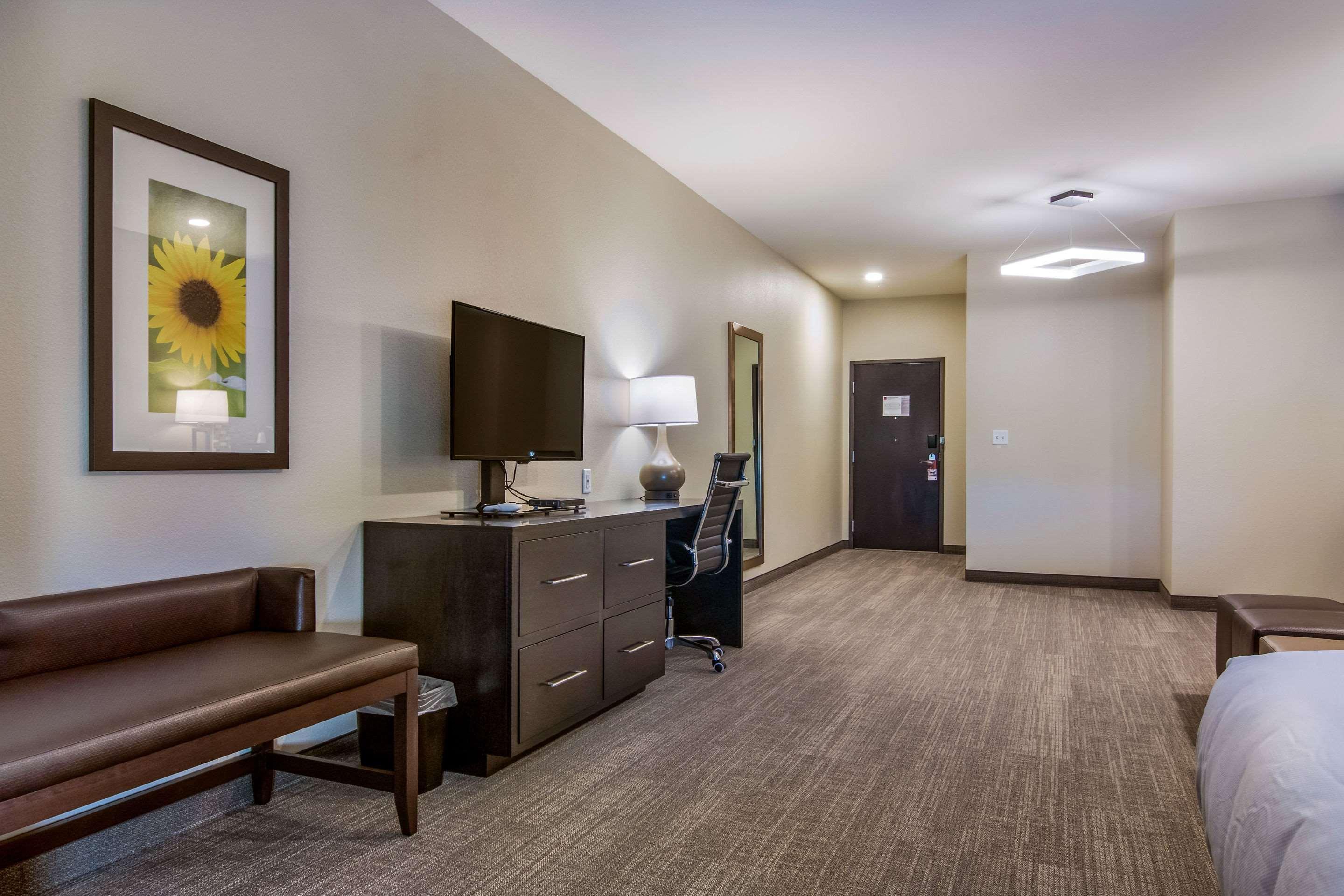 Comfort Suites Wooster Near University Campus Exterior photo